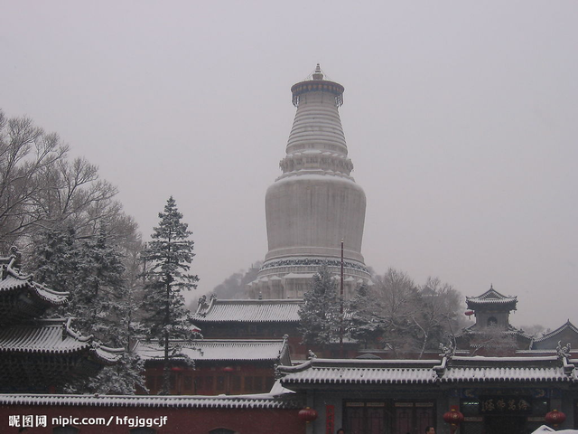 山西五台山塔院寺白塔